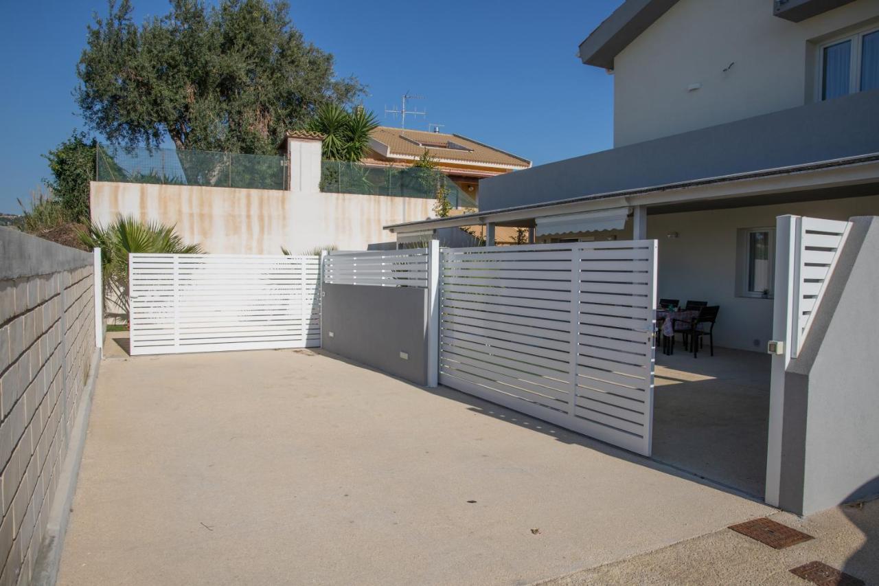Appartement Casa Malaga à Marina di Ragusa Extérieur photo